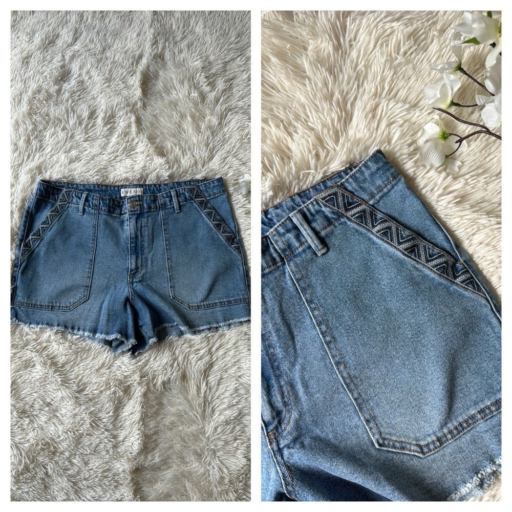 Knox Rose Boho Hippie Aztec Trimmed Jean Shorts Size 16